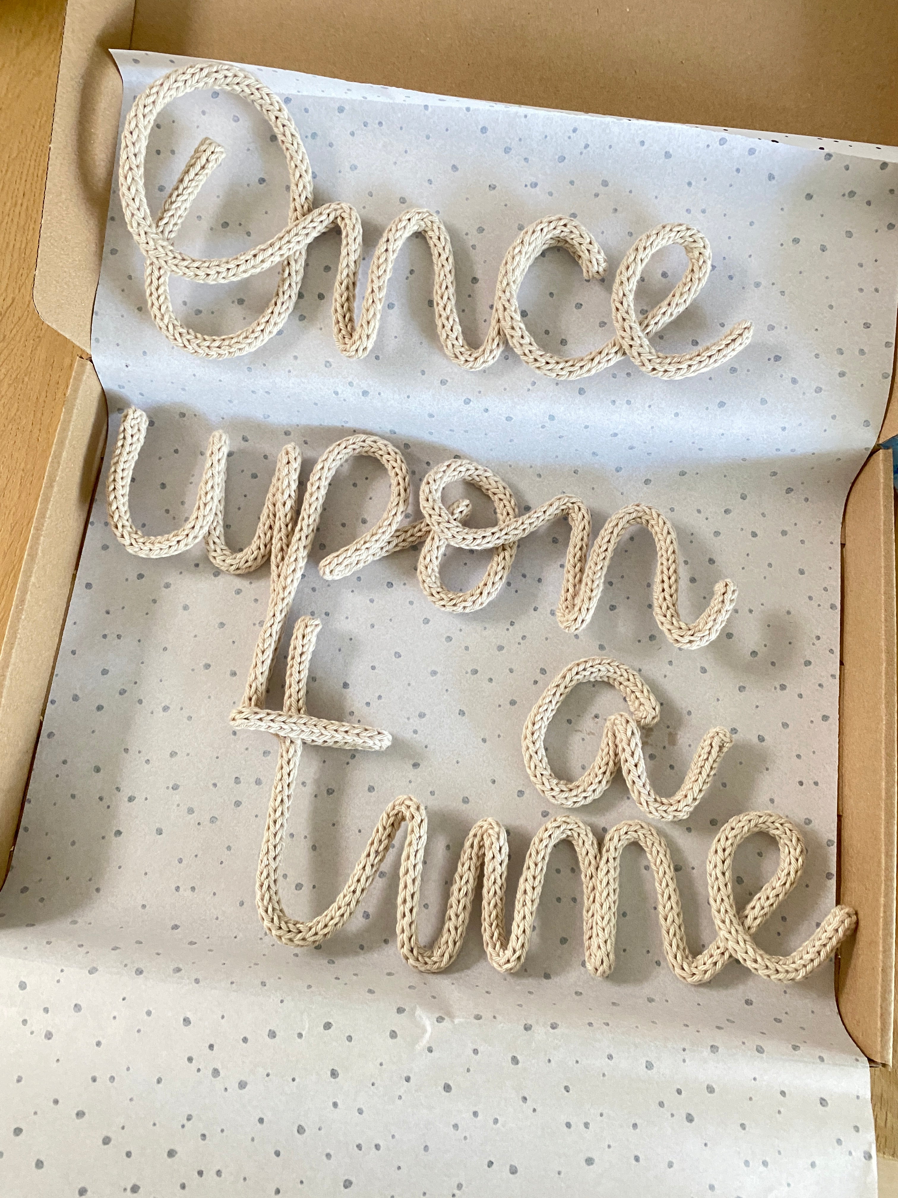Naamhanger Grote letters